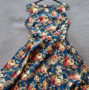 Vintage Inspired Grandma's Couch Floral Print - Size L.